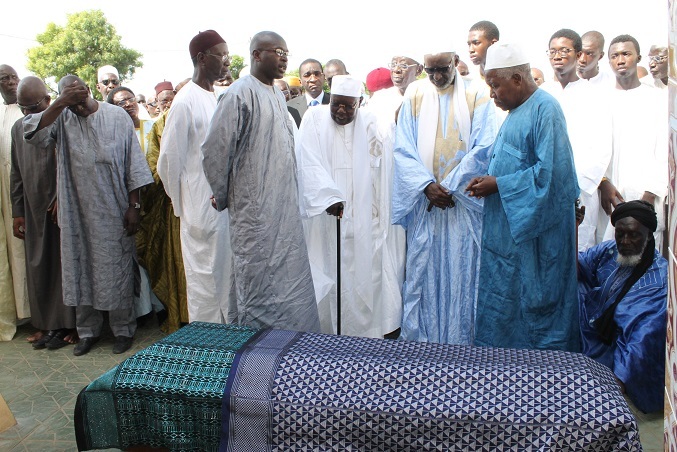 Les images de la levée du corps de l'ancien ministre Hamath Sall à l’hôpital Principal de Dakar