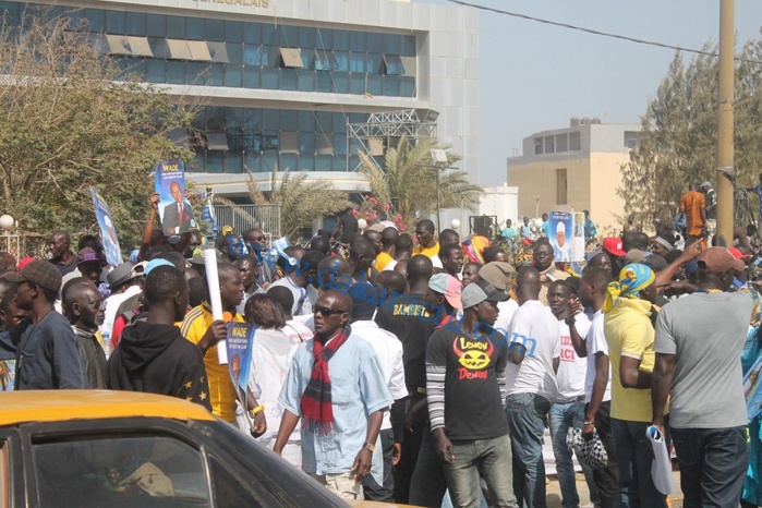 Les premières images de la forte mobilisation des militants du Pds devant la permanence El hadj Amadou Lamine Badji