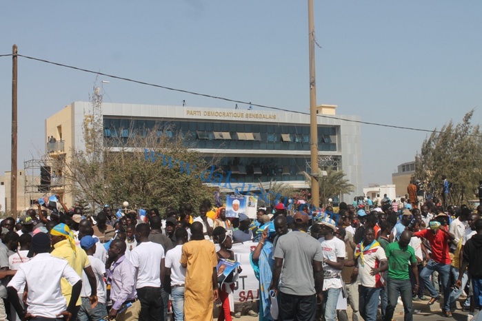 Les premières images de la forte mobilisation des militants du Pds devant la permanence El hadj Amadou Lamine Badji