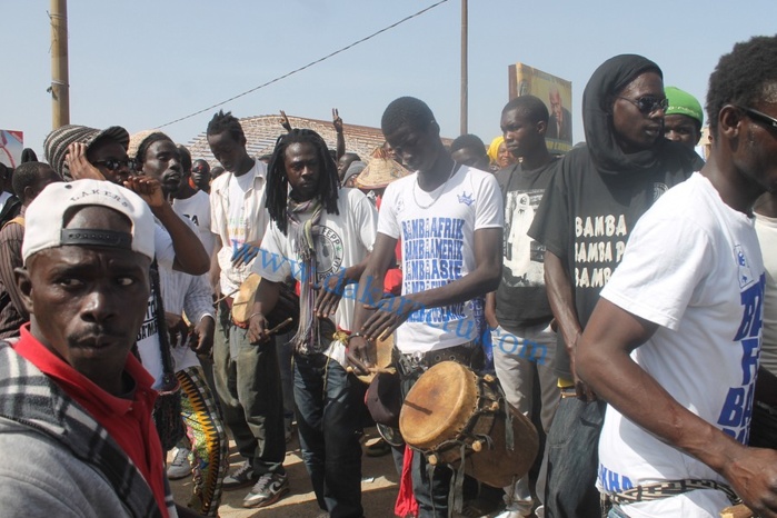 Les premières images de la forte mobilisation des militants du Pds devant la permanence El hadj Amadou Lamine Badji