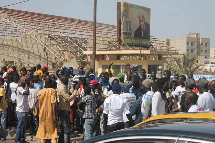 Les premières images de la forte mobilisation des militants du Pds devant la permanence El hadj Amadou Lamine Badji