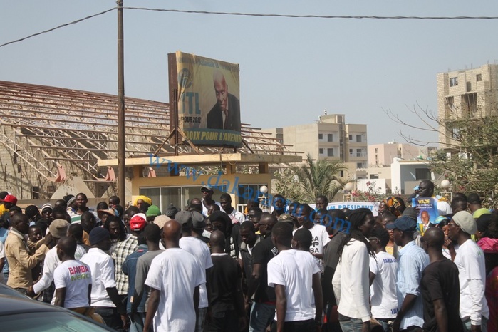 Les premières images de la forte mobilisation des militants du Pds devant la permanence El hadj Amadou Lamine Badji