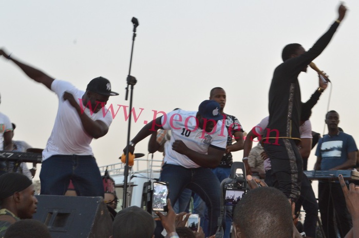 FINALE COUPE DU MAIRE : Les images du show de Wally Ballago Seck, de Kouthia et de Balla Gaye II, au stade Alboury N'diaye de Louga