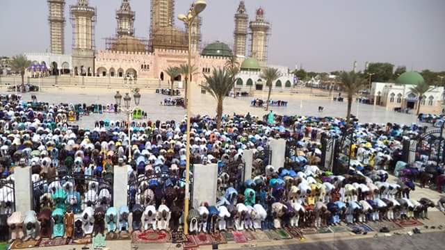 Les images de la célébration de l'Aid El Fitr à la grande mosquée de Touba en présence du Khalif général des Mourides