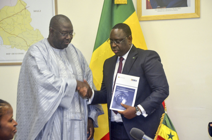 Discours de présentation du rapport annuel 2015 du CNRA de Monsieur Babacar Touré à Son Excellence Monsieur le Président de la République