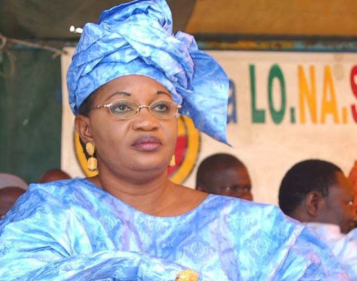 DAROU SALAM (Département de Mbacké) : Aida Mbodj offre un million FCfa et un moulin à mil aux populations des ‘’Santhianes’’