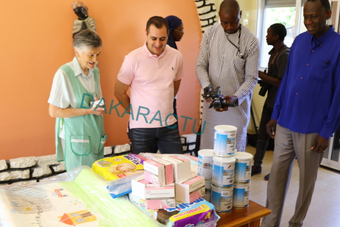 Pouponnière de la Médina : Aigle Azur distribue des couches, biberons, médicaments et lait aux enfants