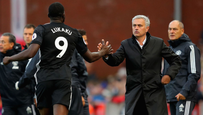 MU : Mourinho défend Lukaku