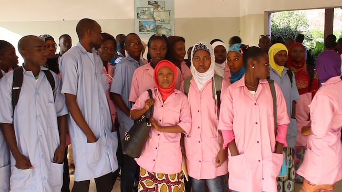 ZIGUINCHOR : 72 H de grève et sit-in des élèves sages-femmes et élèves-infirmiers d’État du CRFS