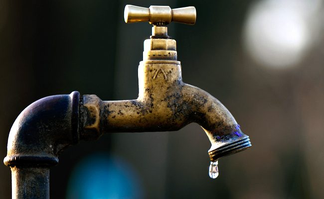 Pénurie d’eau à Dakar : Les robinets crachent une eau noirâtre et nauséabonde !