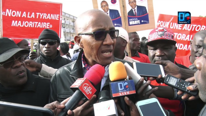 Transparence dans la gestion des ressources naturelles : Abdoul Mbaye rejette l'offre de dialogue de Macky Sall