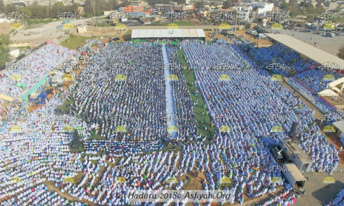 24 photos: Vue Aérienne de la Hadratoul Jumma de ce Vendredi 11 Mai au Stade Amadou Barry