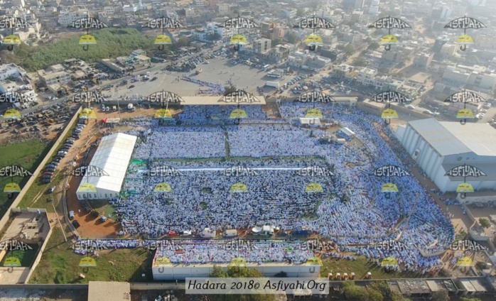 24 photos: Vue Aérienne de la Hadratoul Jumma de ce Vendredi 11 Mai au Stade Amadou Barry