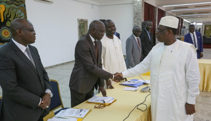 Parrainage : Macky Sall reçoit la commission ad hoc avant le passage du projet de loi au Parlement (Images)