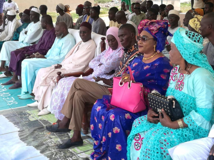 Abdou Karim Sall appuie la communauté éducative de Mbao. 