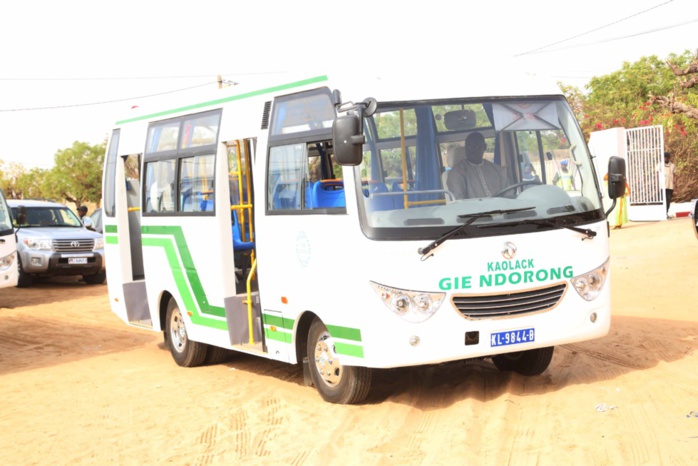 Diamniadio : Remise des clefs d'un bus à l'Iressef