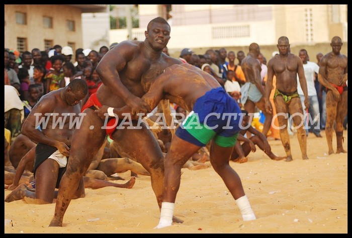 [ PHOTOS ] Gouye Gui serait-il meilleur que Balla Gaye 2 ?