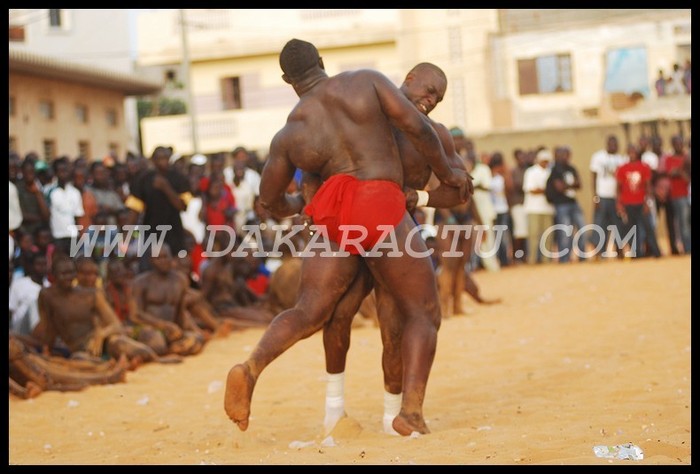 [ PHOTOS ] Gouye Gui serait-il meilleur que Balla Gaye 2 ?