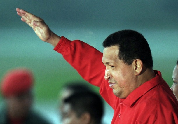 Hugo Chavez va à Cuba et délègue une partie de ses pouvoirs