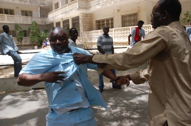 Agression d’Alioune Tine : les photos de l’horreur qui interpellent le procureur.