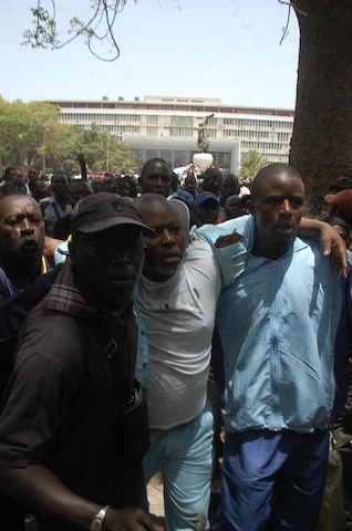 Agression d’Alioune Tine : les photos de l’horreur qui interpellent le procureur.