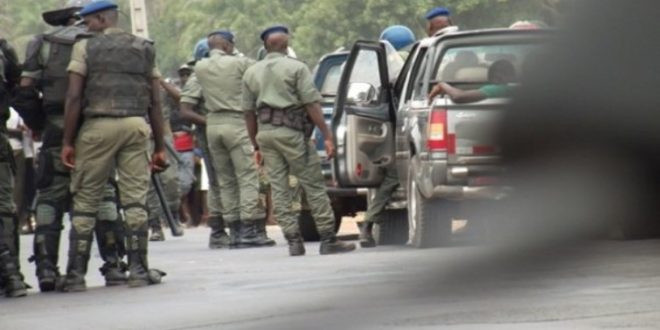 Jaxaay : La voiture des braqueurs retrouvée non loin d’un cimetière