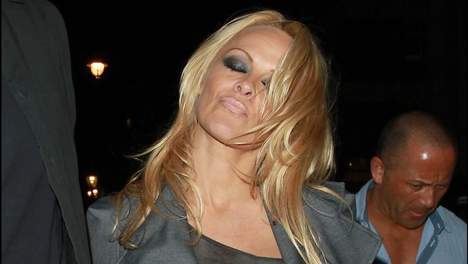 L'affaire de la fausse Pamela Anderson va en justice