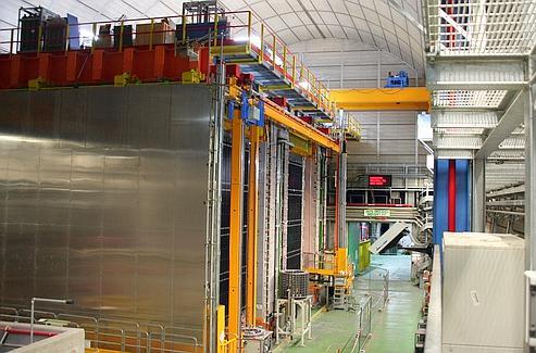 Situé en Italie, il a permis de mesurer que les neutrinos émis par le Cern, à 731 km de distance en Suisse, se déplacent à une vitesse supérieure à celle de la lumière. Crédits photo:CNRS Photothèque/IPNL/ILLE, Bernard.