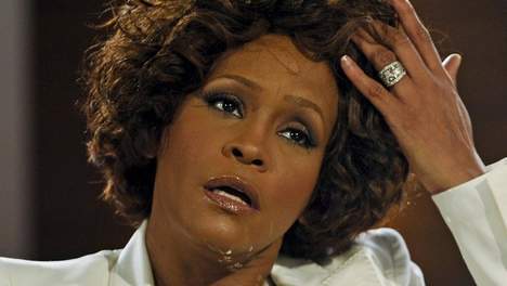 Whitney Houston pète les plombs dans un avion