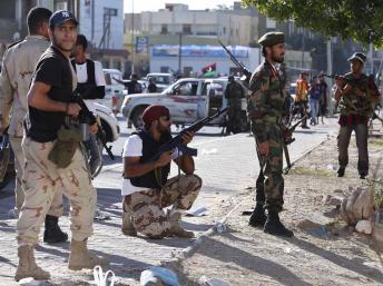 En Libye, des pro-Kadhafi manifestent à Tripoli alors que les combats continuent à Syrte   ( AUDIO )