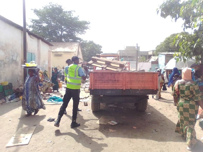 KOLDA : La mairie désencombre le marché central et le centre-ville.