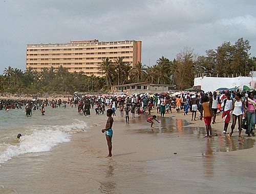 Plages de Dakar: Face à la prostitution, la police réagit.