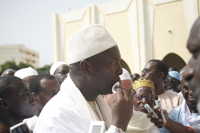 Le discours du Premier ministre chahuté à la mosquée Oumarienne