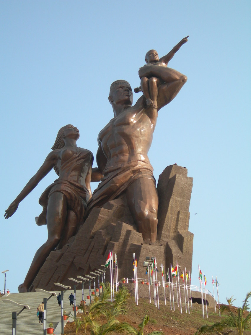 STATUE  OU   STATURE ( BACHIR  DIALLO) 