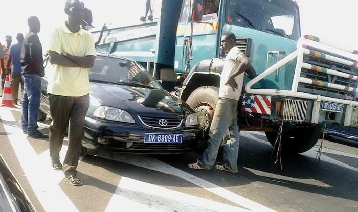 Accident sur l'autoroute à péage (photos )