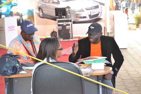 Les jeunes de Rewmi investissent la foire de Dakar et présentent le projet d'Idrissa Seck (PHOTOS)