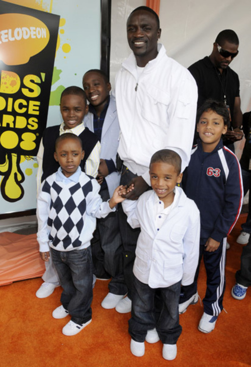 Photo : Akon et ses enfants, le rappeur est père d'au moins 7 gosses