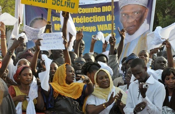 La tension monte au Sénégal entre Wade et l'opposition