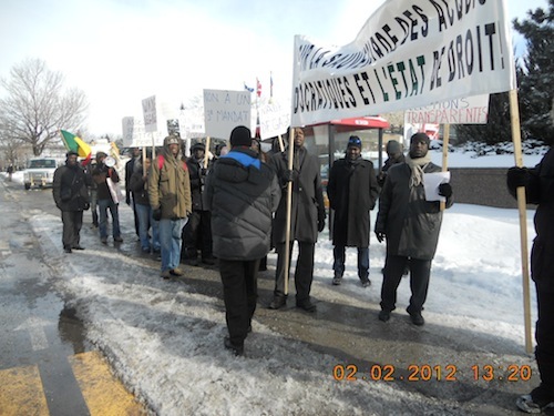 Rassemblement des Sénégalais de Montréal contre la candidature de Wade devant Radio Canada Internationale (TEXTE & PHOTOS)