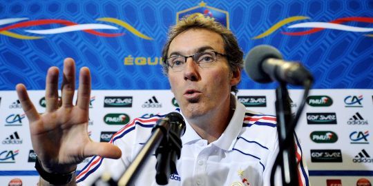 Football : Laurent Blanc quittera ses fonctions d'entraîneur de l'équipe de France après l'euro.