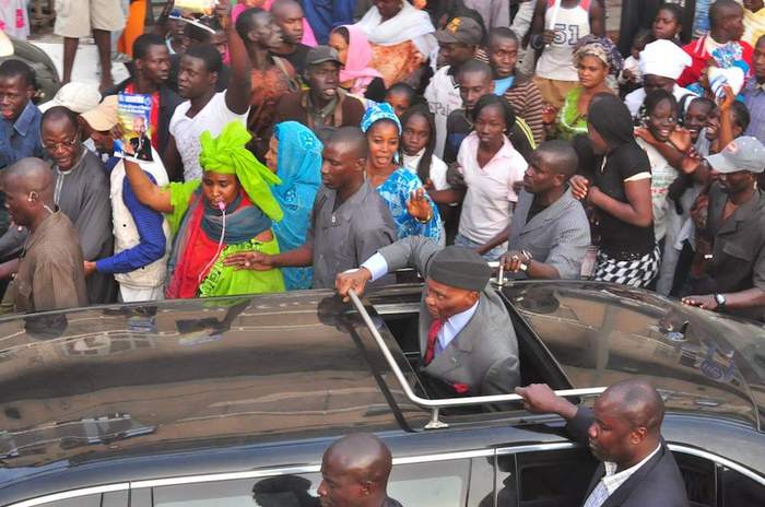 Le cortège d'Abdoulaye Wade violemment attaqué à Nguéniène