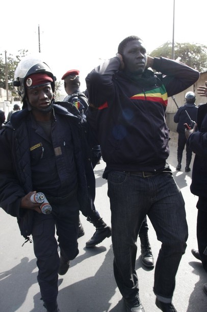 Les images de la chaude journée d'hier entre "Y en a marre" et les forces de l'ordre