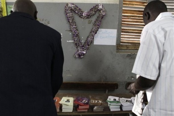 Insolite: A Ziguinchor, un militaire a boycotté tous les bulletins sauf celui de son candidat Macky Sall.