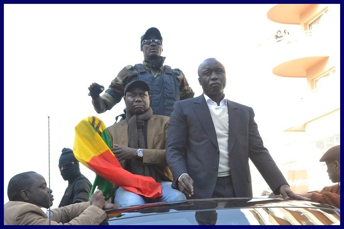 Regardez les images d'Idrissa Seck et Bara Tall en route hier vers la Place de l'Indépendance