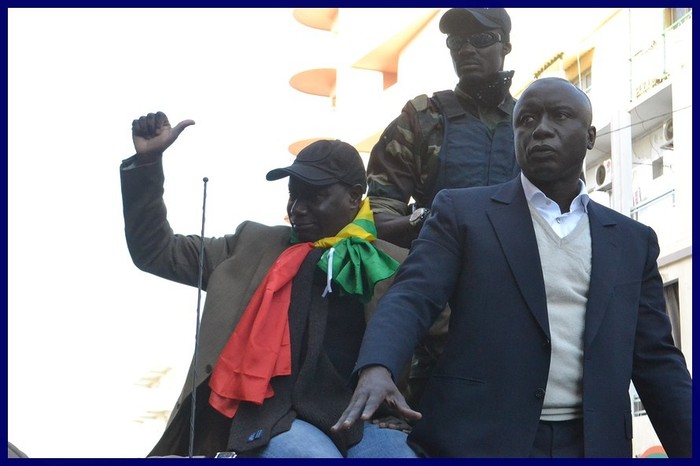 Regardez les images d'Idrissa Seck et Bara Tall en route hier vers la Place de l'Indépendance