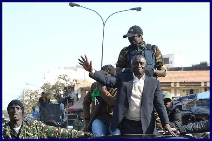 Regardez les images d'Idrissa Seck et Bara Tall en route hier vers la Place de l'Indépendance