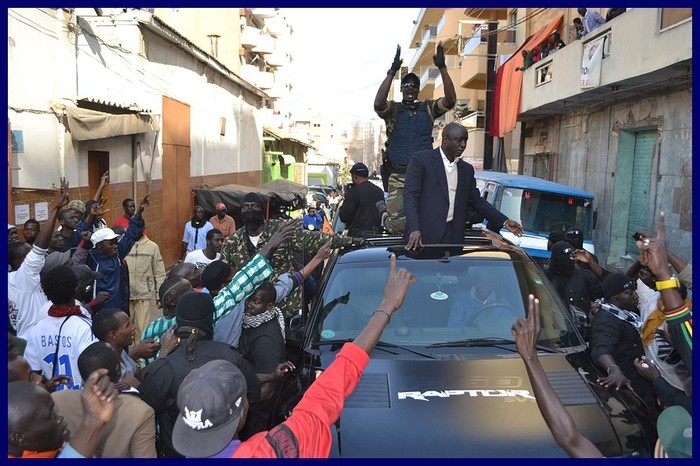 Regardez les images d'Idrissa Seck et Bara Tall en route hier vers la Place de l'Indépendance