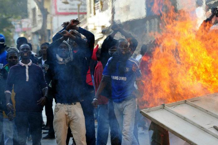 Dernière minute: Violents affrontements au rond-point entre Maristes et Cambérène