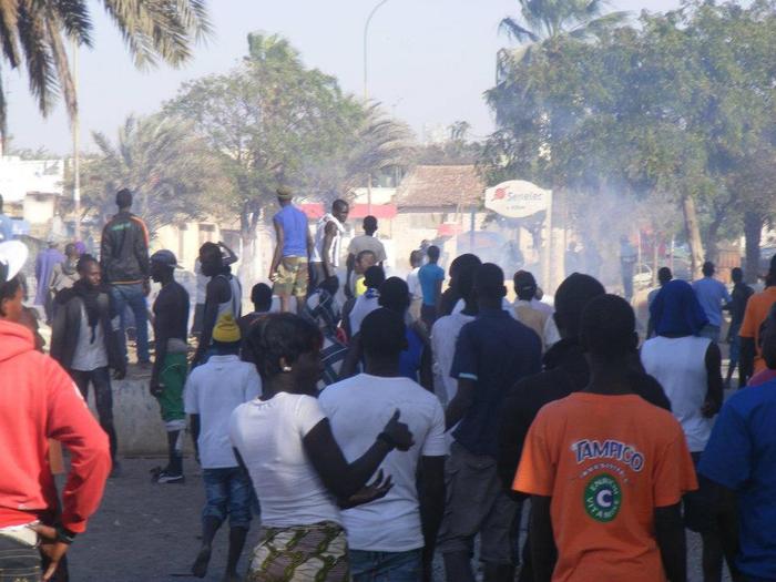 Regardez les images de la manifestation de Rufisque 