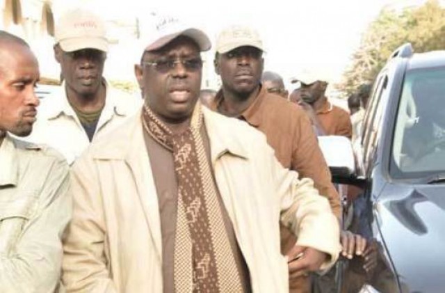 Macky Sall répond à Karim Wade et à Madické Niang: ’’C’est illusoire de faire croire aux Français qu’Abdoulaye Wade peut gagner’’